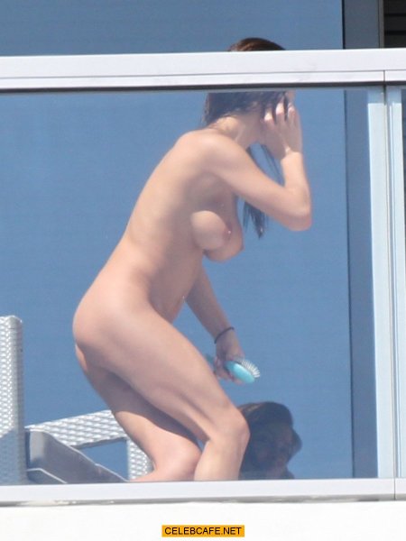 Nude Celebrities