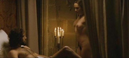 Nude actress