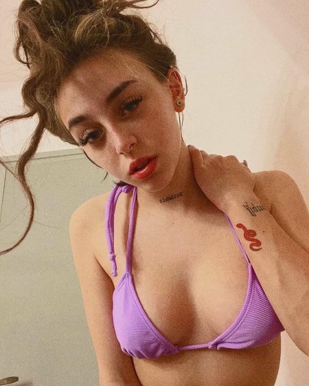 Nude selfie