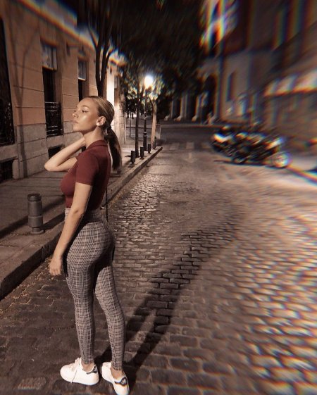 Ester exposito