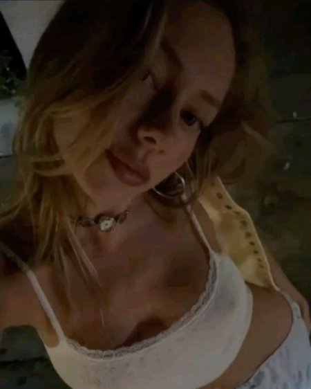 Alexis Ren bare nipples