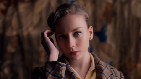 Ester Exposito in the new series
