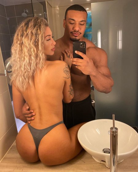 Naked nicole
