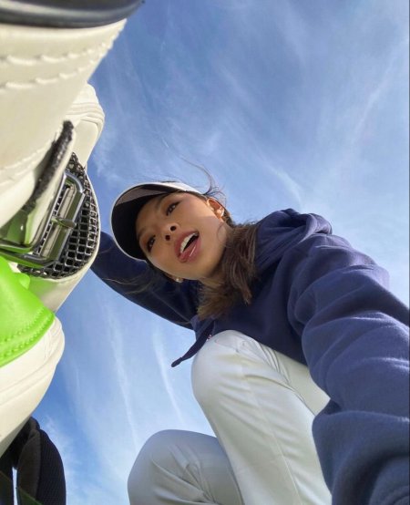 Woman golfer
