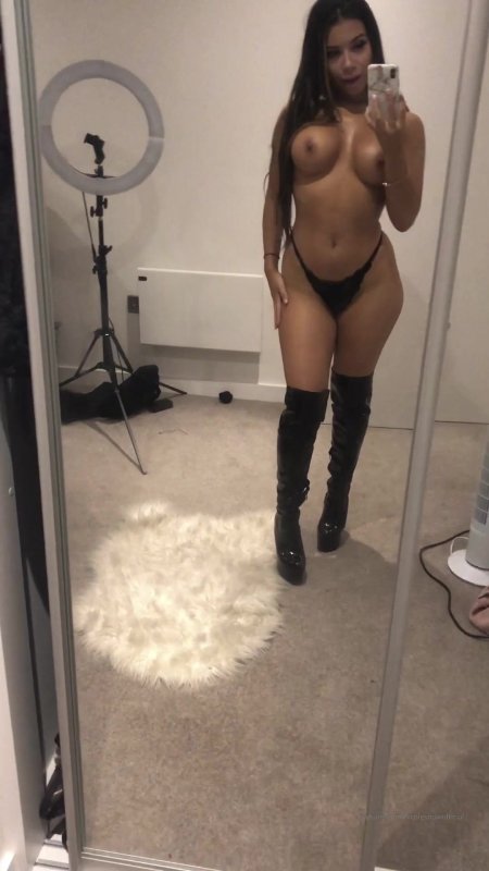 Girl erotica